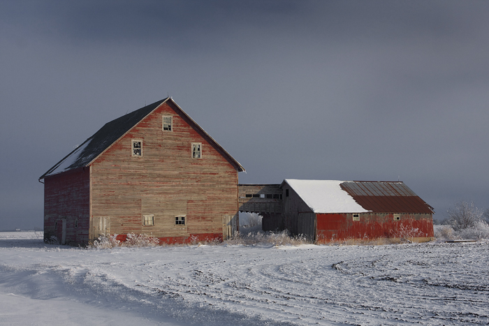 red barn, iowa, countryside, flat